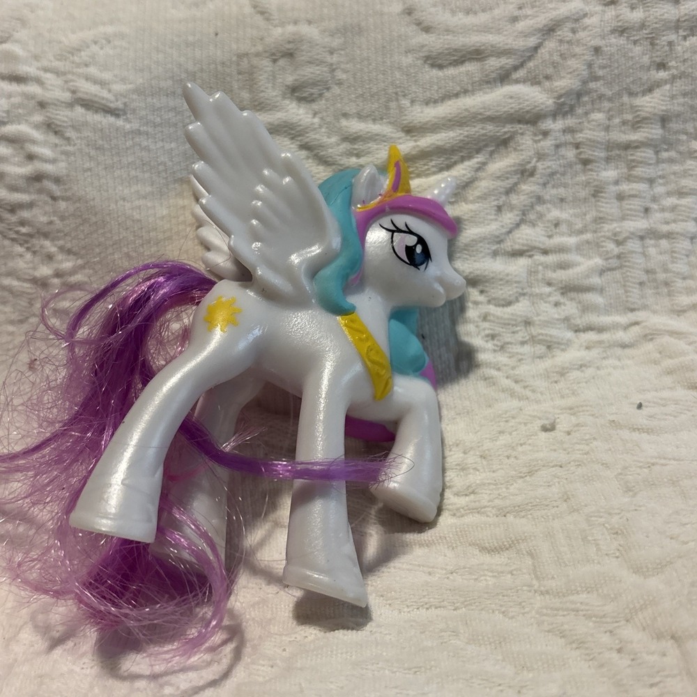 Hasbro My Little Pony MLP G4 McDonalds 2011 Rarity Toy